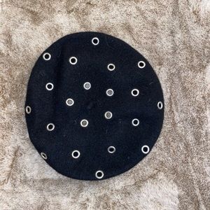 Holed Beret